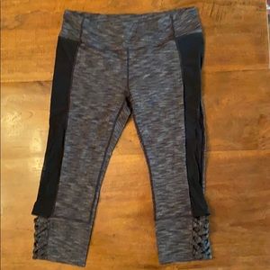 Athleta workout capris sz large